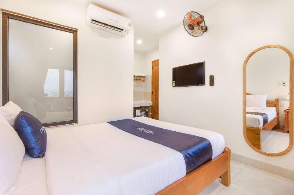 Lucky Ruby Hotel