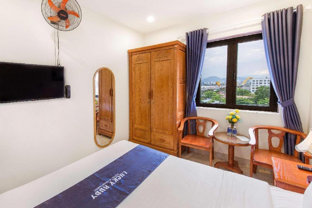 Lucky Ruby Hotel