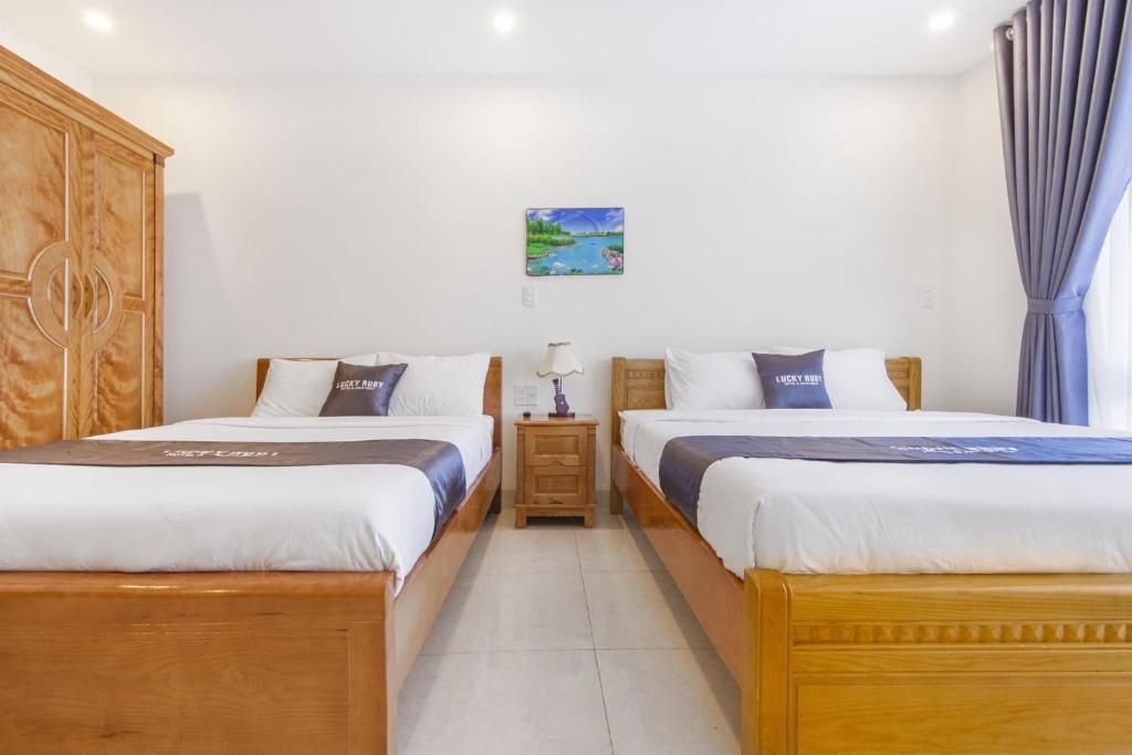 Lucky Ruby Hotel