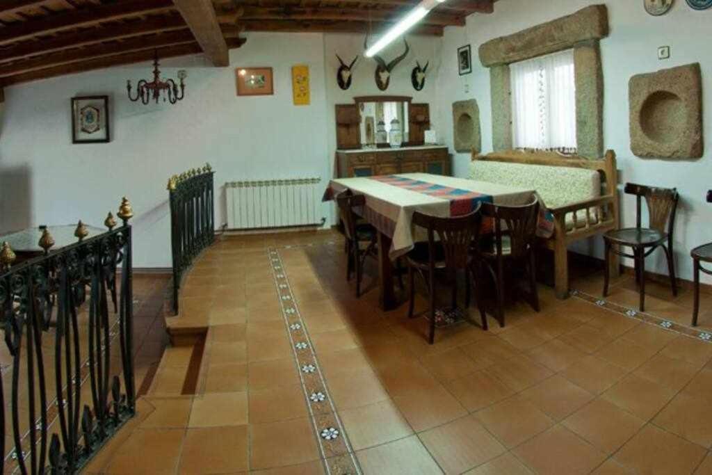 Casa Rural Lucía es una casa rural amplia con patio ideal para familias photo 1