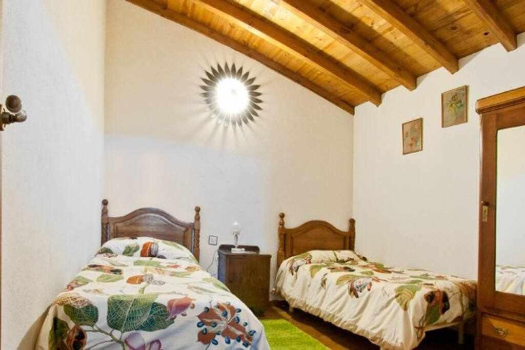 Casa Rural Lucía es una casa rural amplia con patio ideal para familias photo 3