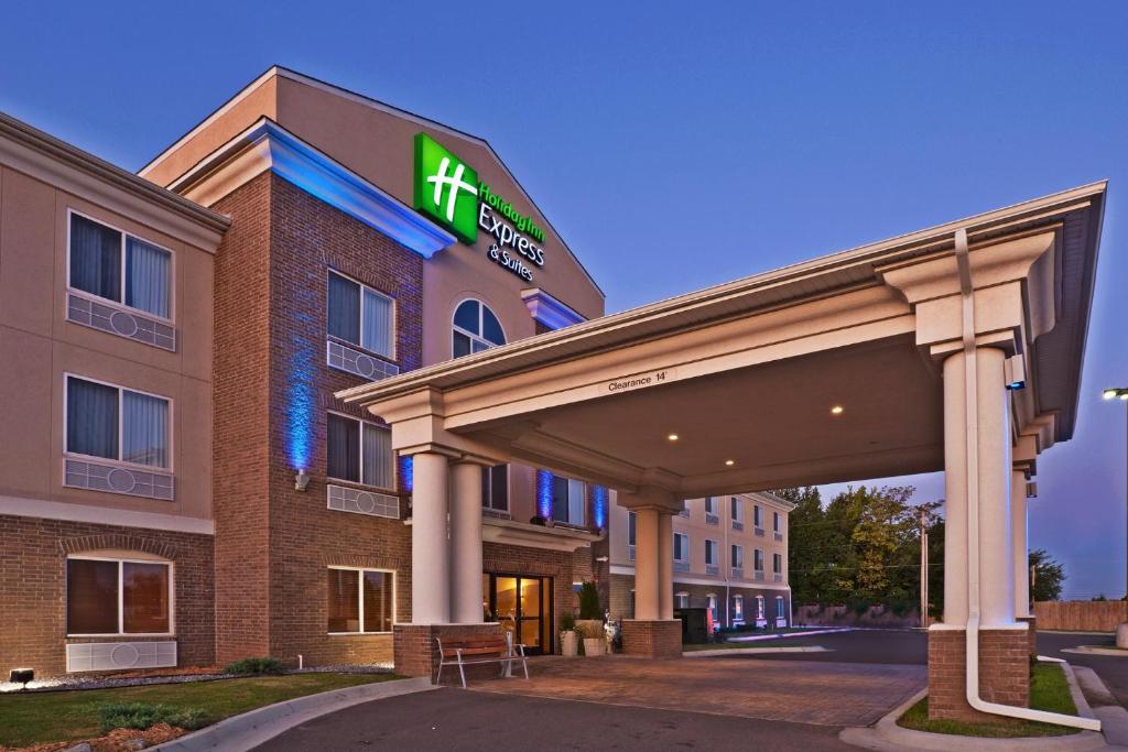 Holiday Inn Express Hotel & Suites Oklahoma City - Bethany, an IHG Hotel image