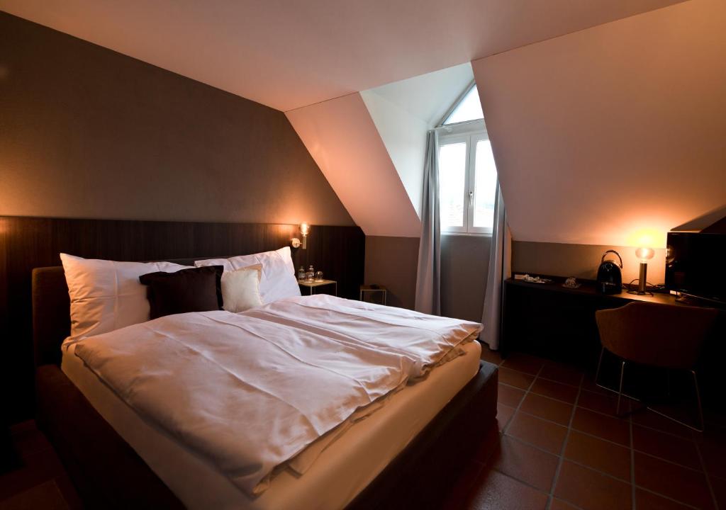 Hotel Sonne Sissach Room Type - Queen Room