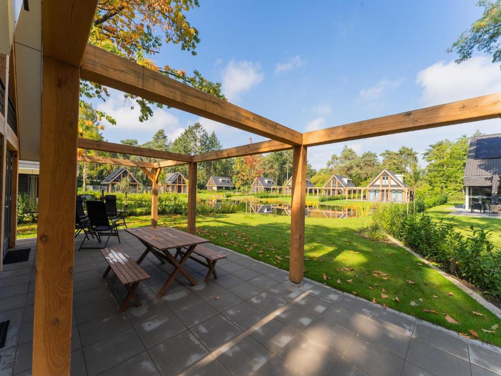 Attractive holiday home in Lochem with private garden photo 4