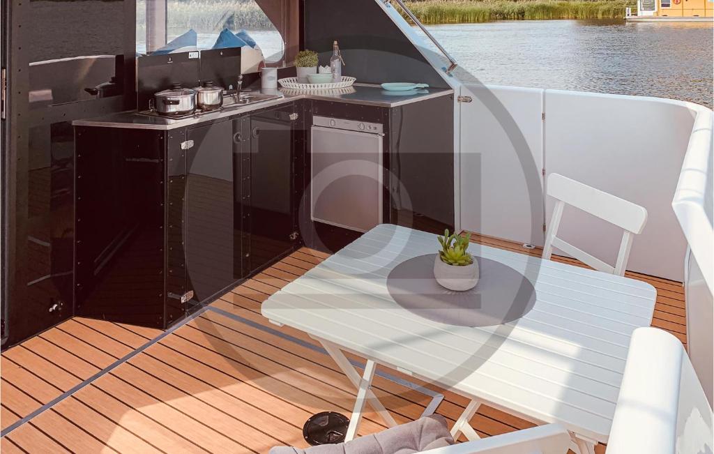 Nice Ship-boat In Havelsee With 2 Bedrooms photo 1