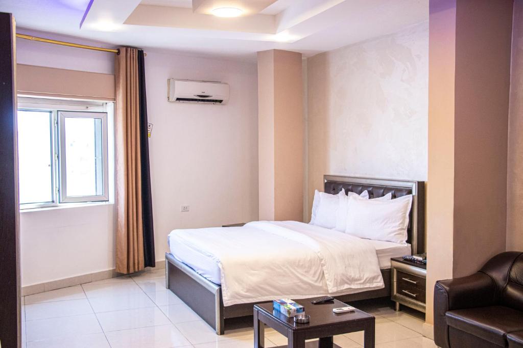 Sara Crown Hotel photo 4