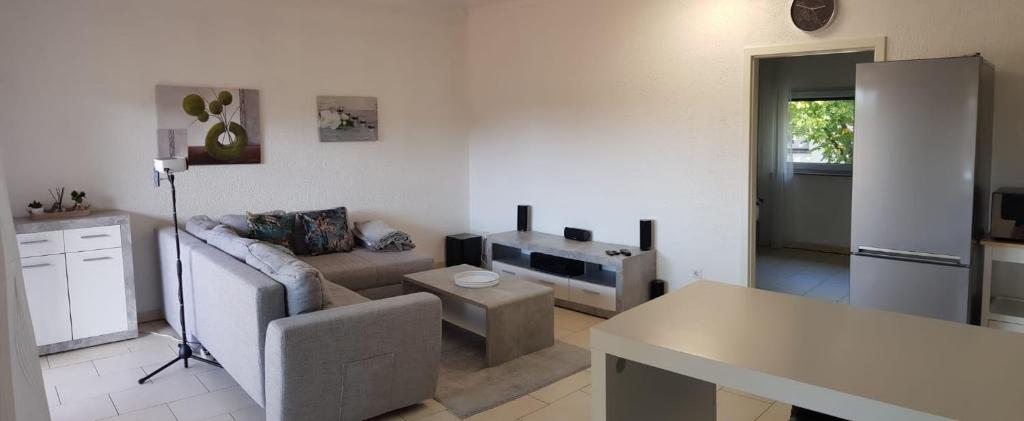 EasyStay#4 Home Cinema Ferienwohnung in Kliniknähe mit Balkon, Boxspringbett & Netflix photo 1
