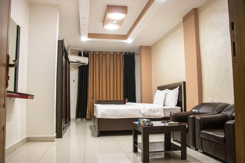 Sara Crown Hotel photo 3