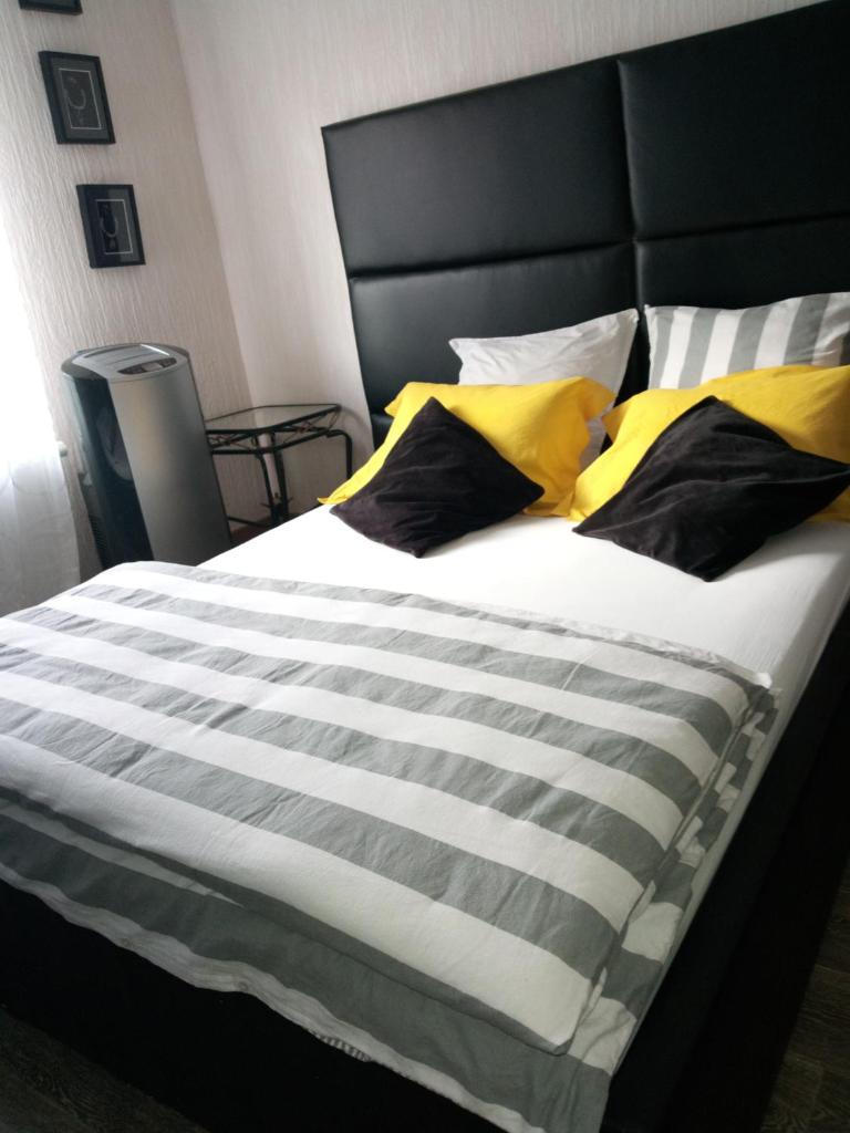 # Prix "Travellers Awards 2023 et 2024" LAC LEMAN Chambre habitant Velos Viarhôna Geneve Annecy photo 2