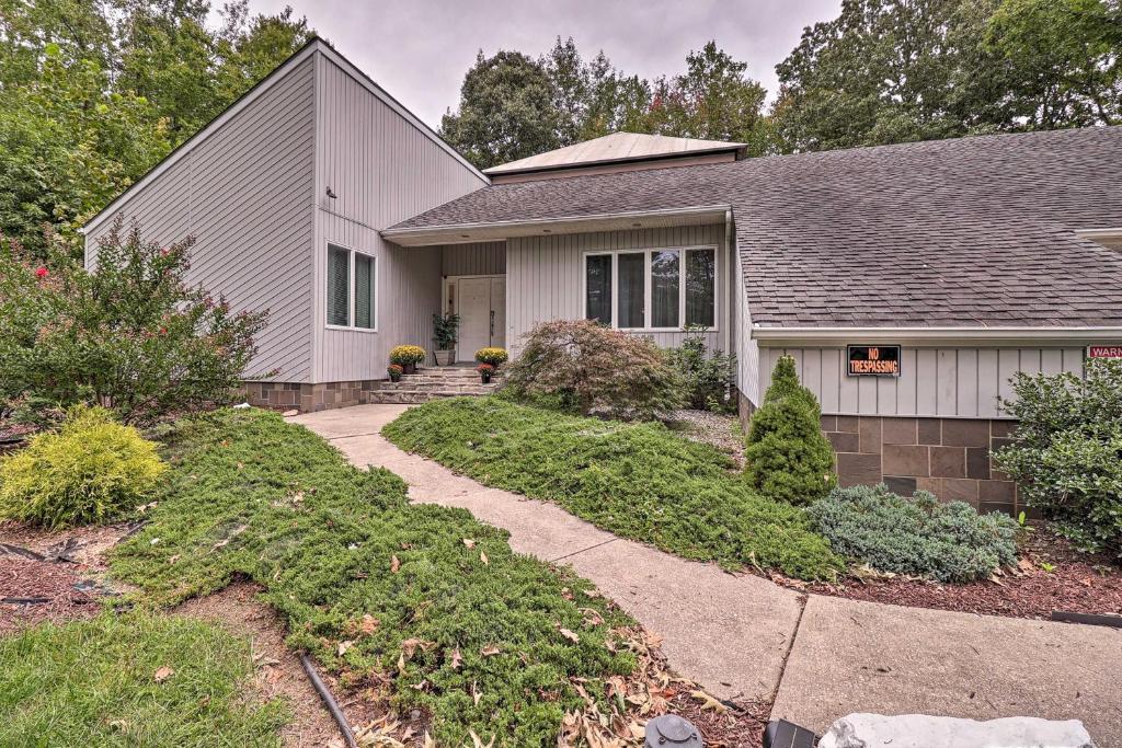 Unique Pet-Friendly Dover Home with Skylight photo 1