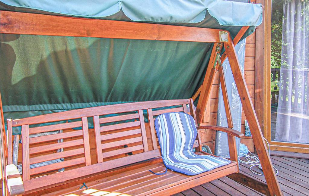 Beautiful Home In Pisz With 4 Bedrooms, Wifi And Outdoor Swimming Pool photo 3