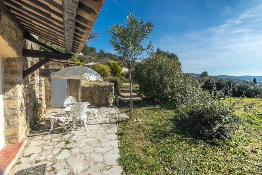 L'Olivette - Mas Provencal, Panoramic View & Pool photo 2