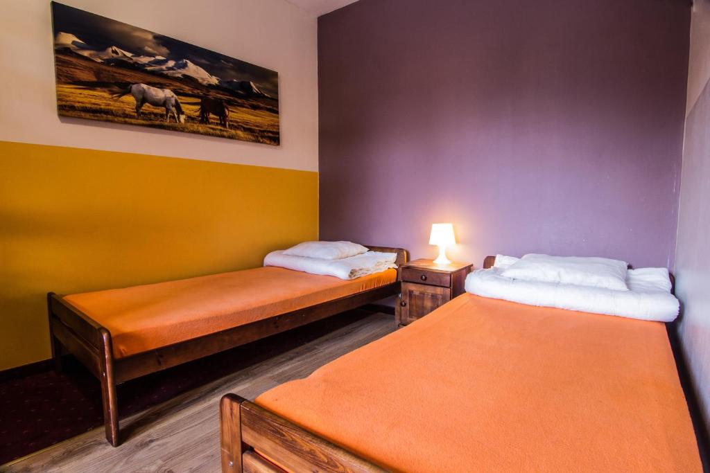 Номер (Кровать в смежном 4-местном общем номере), Top Hostel Pokoje Gościnne