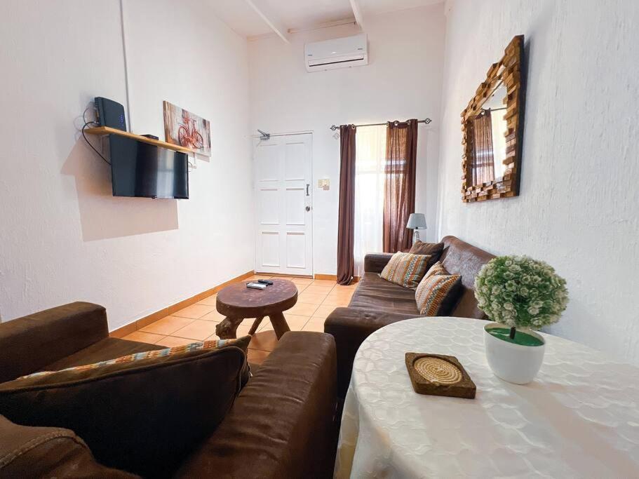 Villa Paraíso Mango 4, Steps from the Beach & Free WIFI photo 2