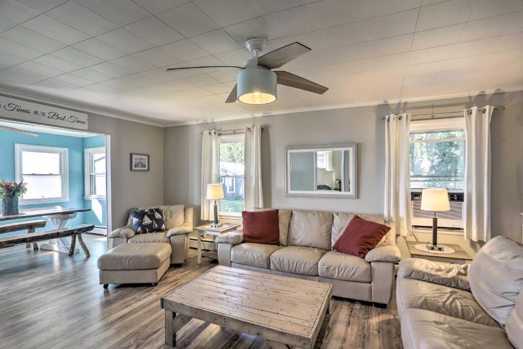 Lakefront Cottage with Fishing and Private Yard! photo 3