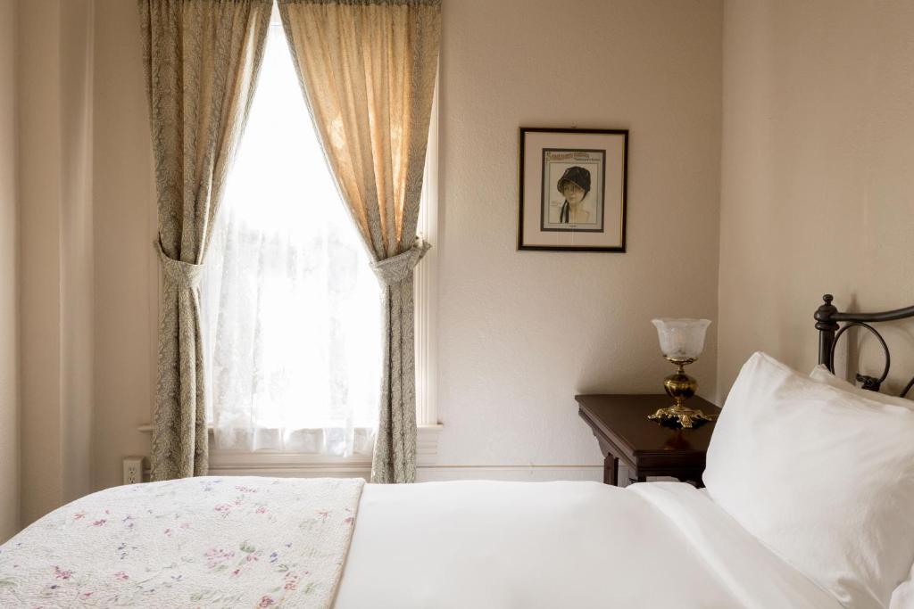 The Bishop Hotel photo 2