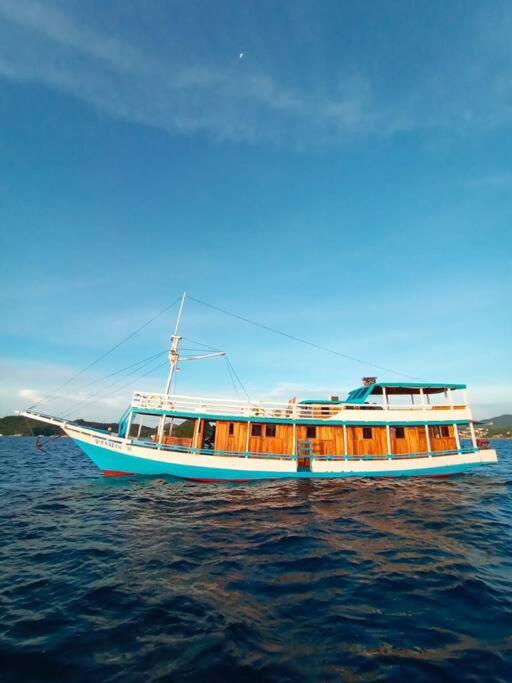 KOMODO BOAT CHARTER Room Type - Vacation Home