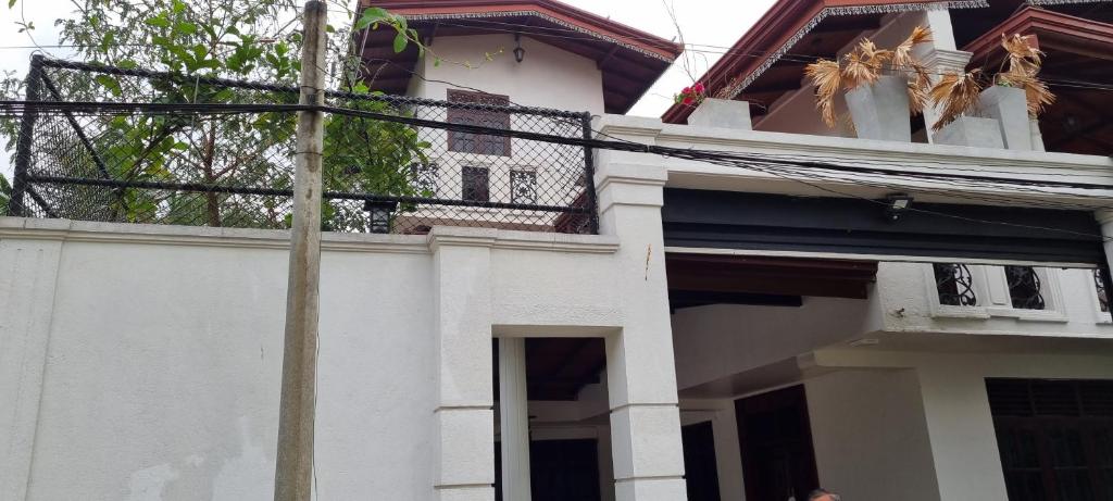 Rajasinhge villa photo 2