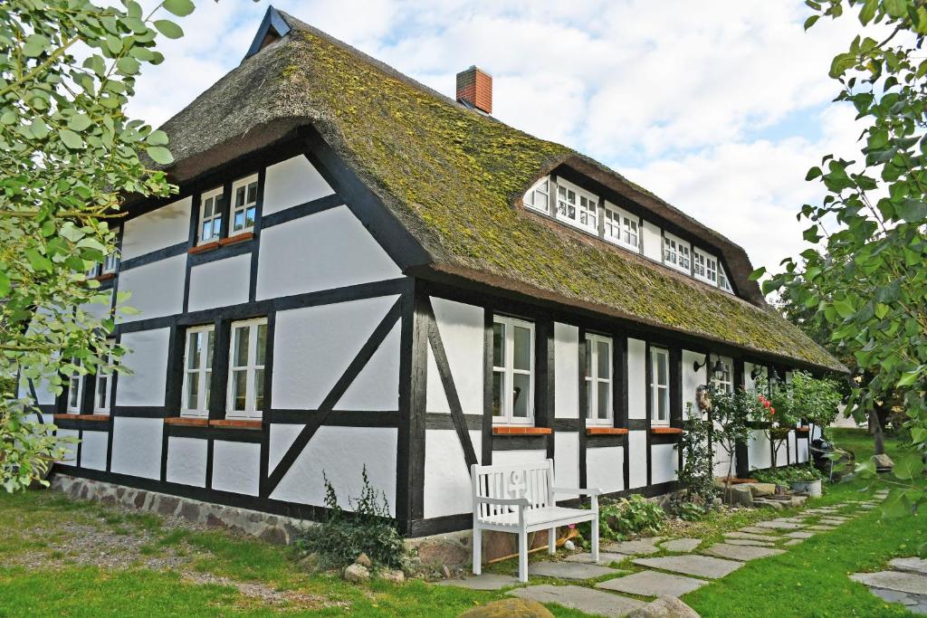 NEU angeboten Mönchguter Ferienhaus u Reetdach mit Kamin
