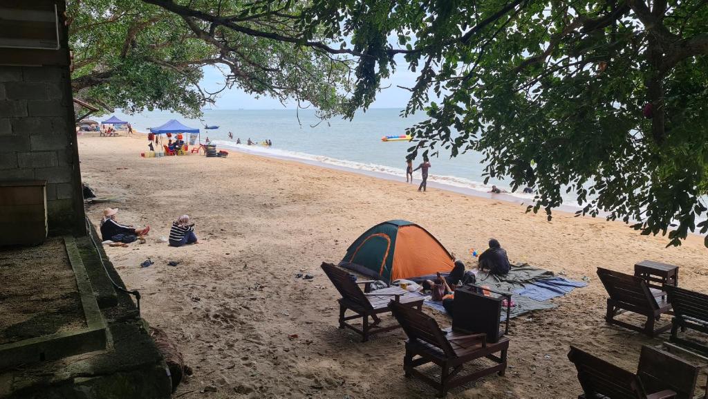 Kampong Style Homestay Pengkalan Balak - Sea View photo 4