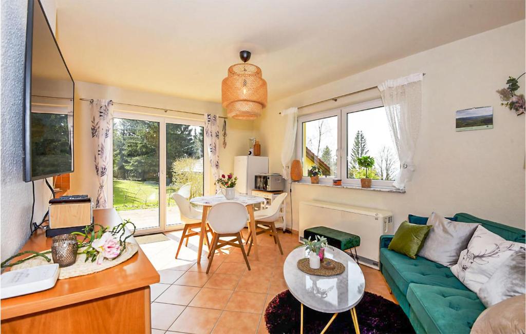 Amazing Home In Goldlauter-heidersbach With 2 Bedrooms And Wifi photo 2