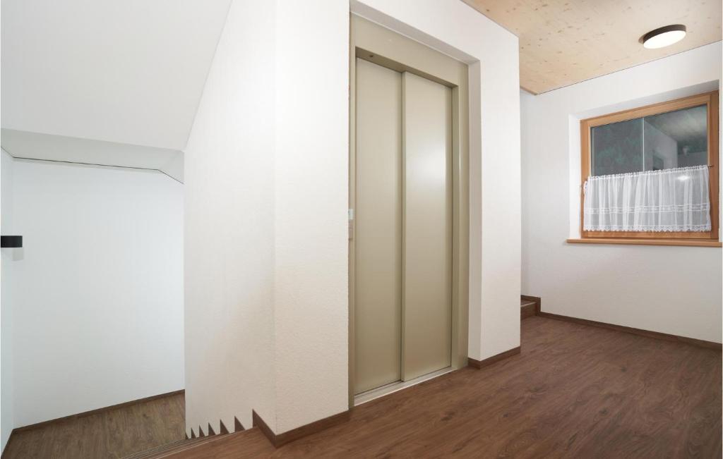 Awesome Apartment In Lngenfeld With Wifi And 2 Bedrooms photo 4