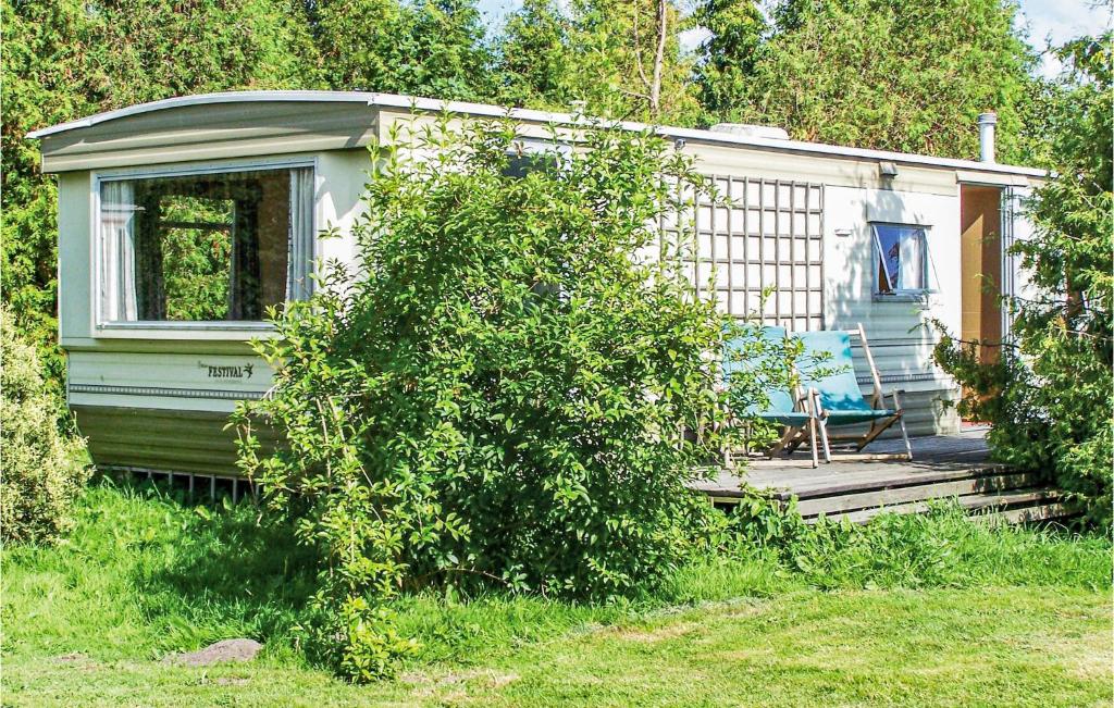 Nice Caravan In Darlowo With 2 Bedrooms