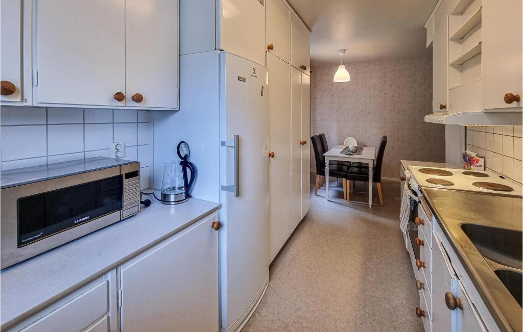 Beautiful Apartment In sensbruk With Wifi And 2 Bedrooms photo 4