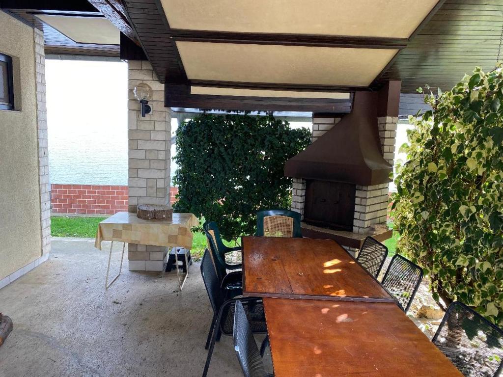 Adorable 1-bedroom guesthouse & private parking place photo 2