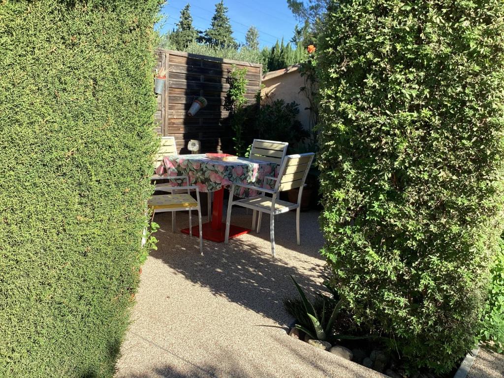 Studio en Provence avec piscine photo 2