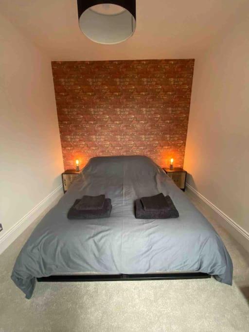 1 bed flat with parking near town centre