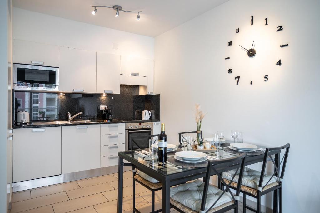 Free Parking, Private Gym e Netflix - "Casa Luce" Lugano photo 2