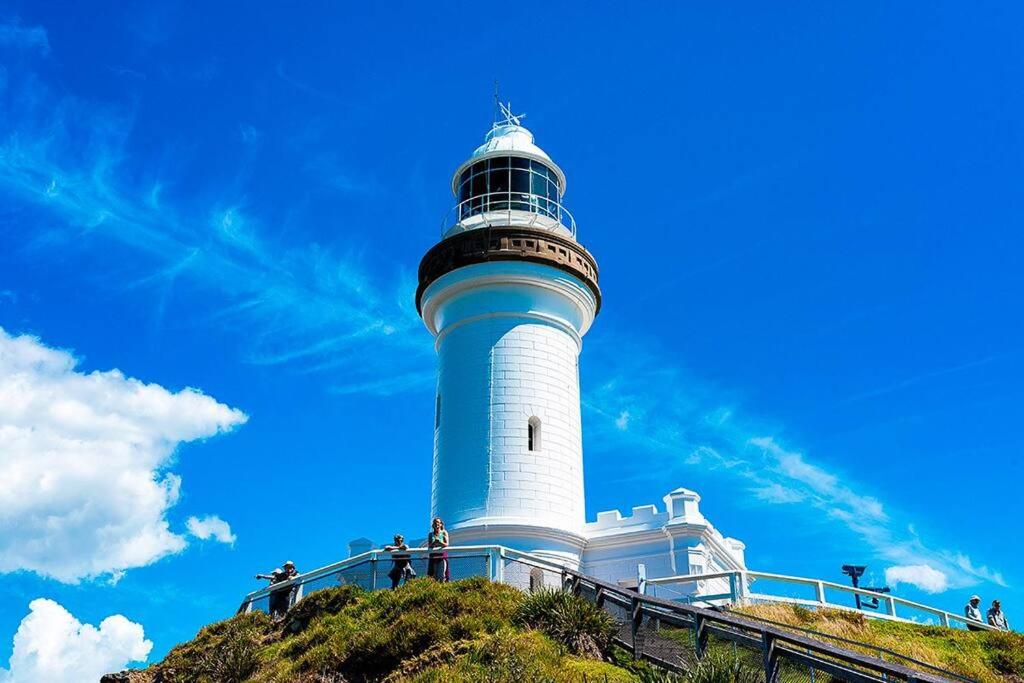 Poolside Apartment In Central Byron photo 2