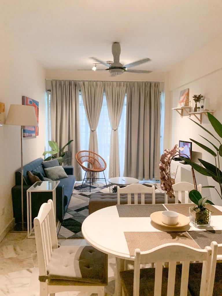 Port Dickson Glory Beach Resort Apartment 5pax 3BR photo 2