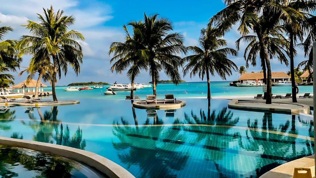 Holiday Inn Resort Kandooma Maldives - Kids Stay & Eat Free and DIVE FREE for Certified Divers for a minimum 3 nights stay photo 4