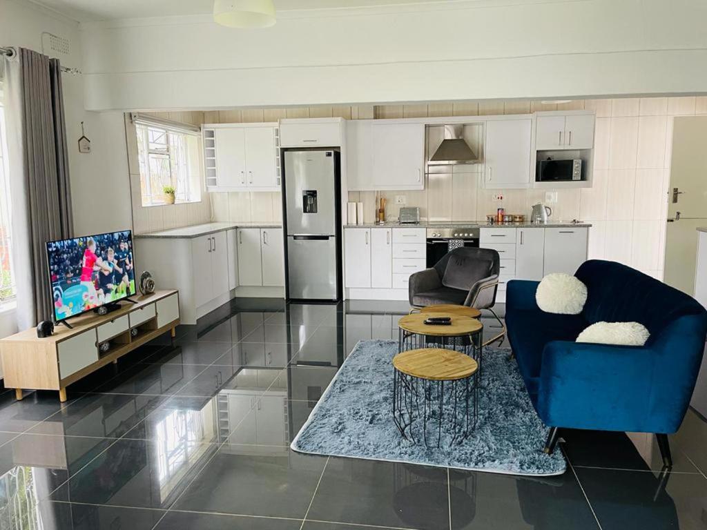 Remarkable 2-Bed House in Bulawayo photo 2