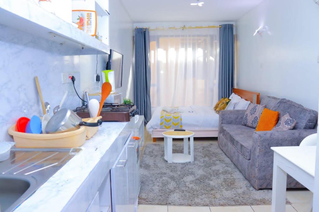 LaMeg Furnished Studio in Coral Bells Apartment photo 2