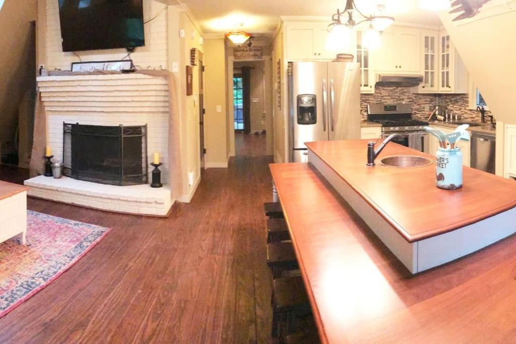 Farmhouse in a Peaceful Paradise with Huge Hot tub photo 4