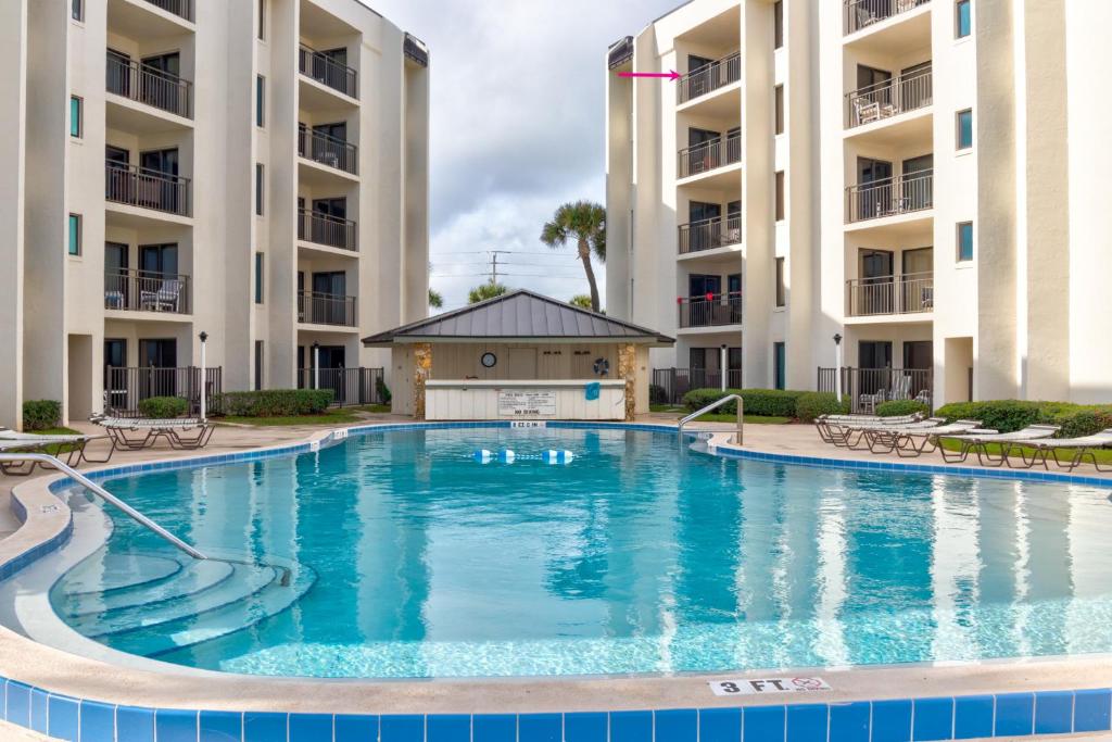 Sunny Ormond Beach SOB Condo Pool No Drive Beach photo 2