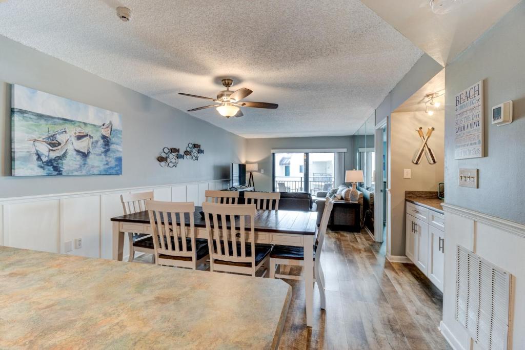 Sunny Ormond Beach SOB Condo Pool No Drive Beach photo 4