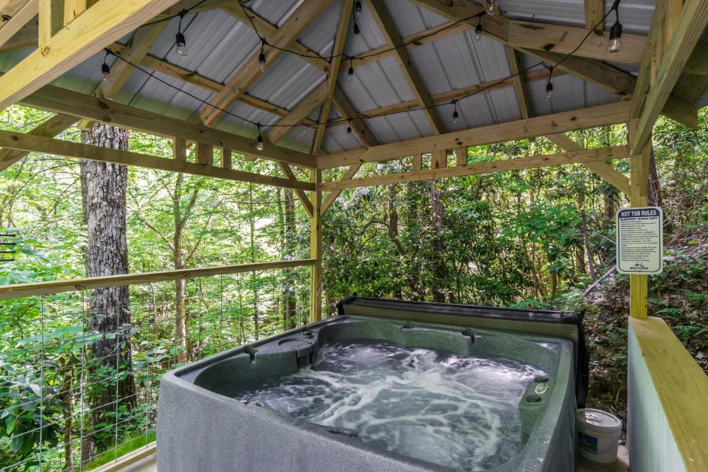 New Listing! Bavarian Cabin - 2 Bedrooms, 8 Minutes to Dahlonega, Hot Tub, Game Room photo 1