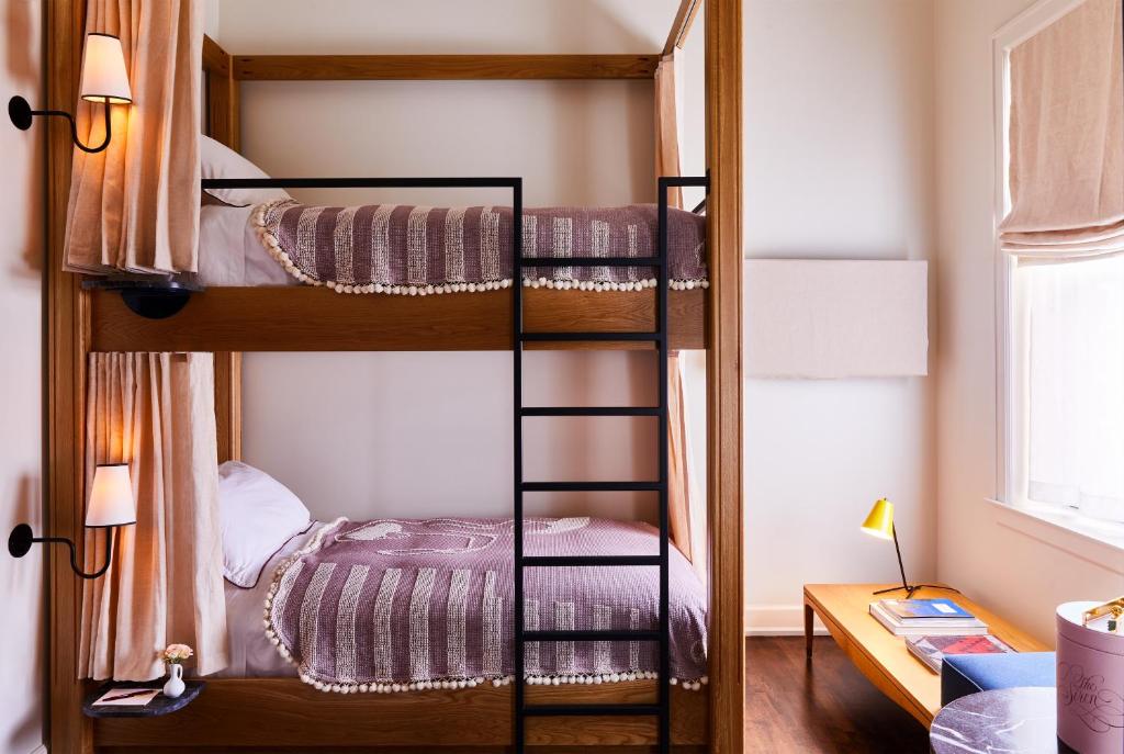 The Siren Hotel photo 2