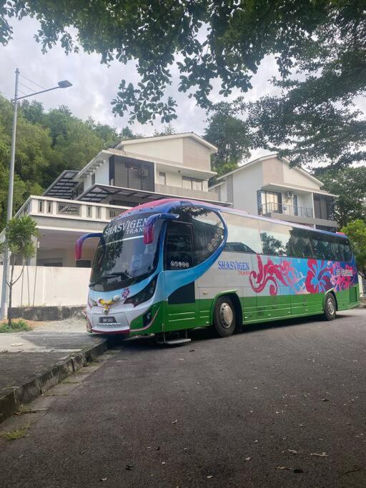 30PAX 5BR Villa Kids Swimming pool, KTV, Pool tables BBQ near SPICE Arena Penang 9800 SQFT photo 3