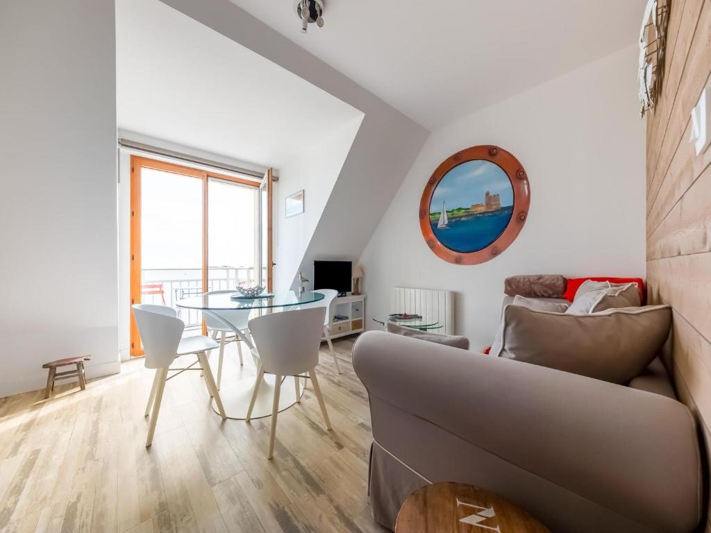 Cosy apartment in Saint Vaast la Hougue near the beach photo 2
