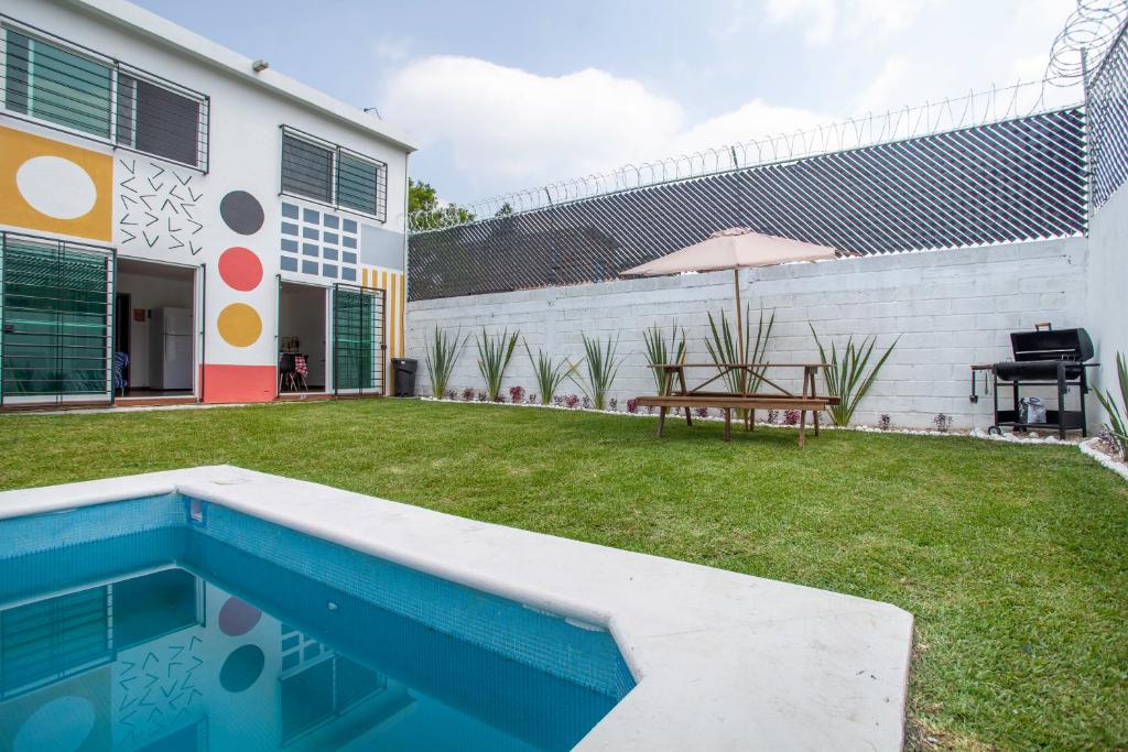 Casa con alberca privada y jardin photo 4