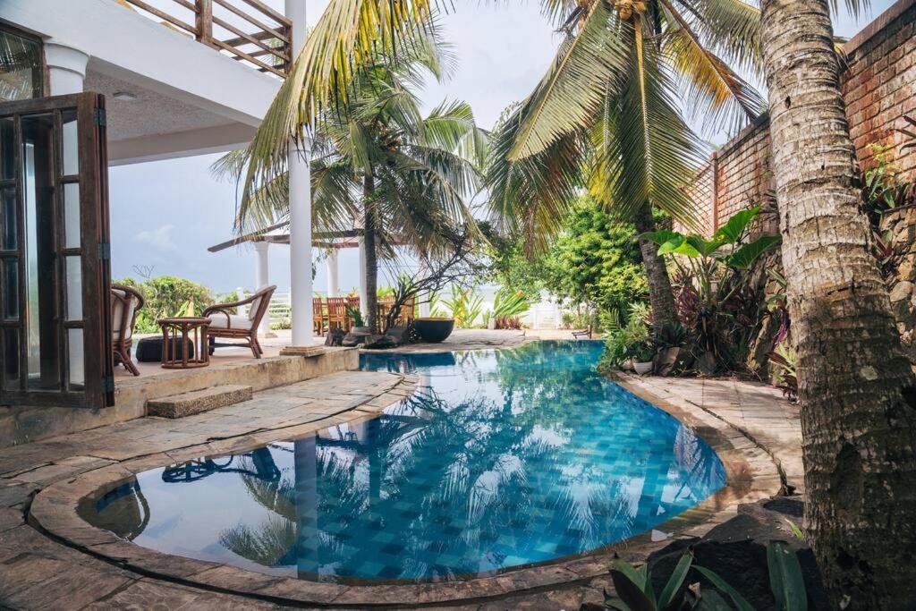 Sānti Beach House with pool & beach photo 3