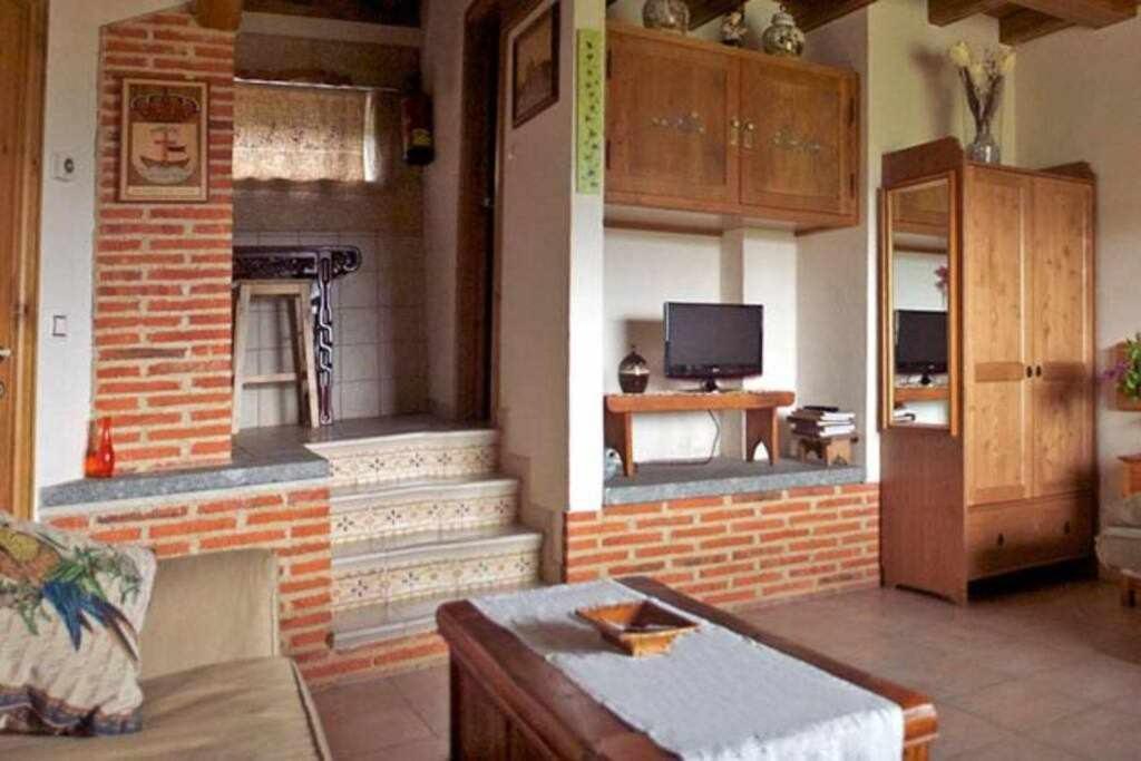 Apartamento rural El Pastor es un estudio con gran ventanal a Gredos photo 2