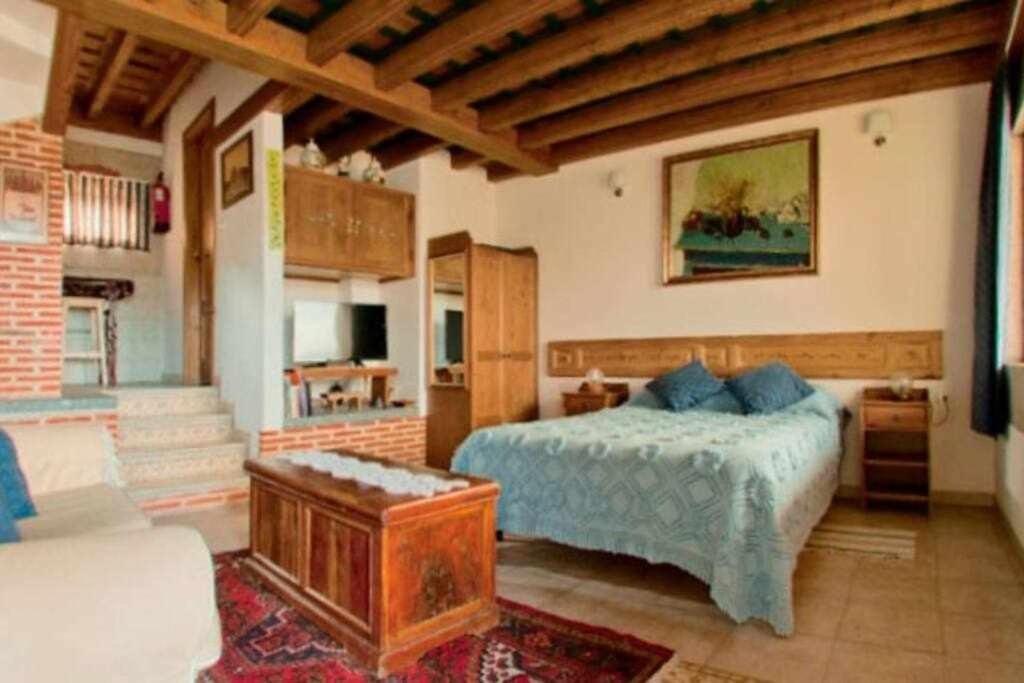Apartamento rural El Pastor es un estudio con gran ventanal a Gredos photo 3