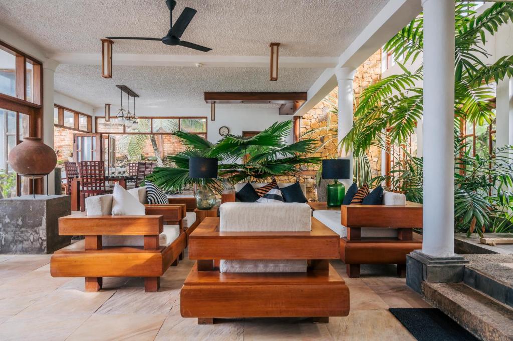 Sānti Beach House with pool & beach photo 2