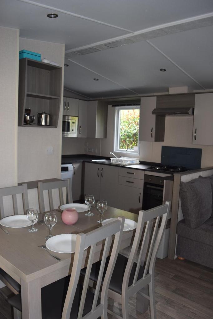 Spacieux Mobilhome 843 6-8pers de 45m² dans Camping 4* photo 1